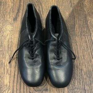 Caoezio black rap shoes. Size 7 1/2. Like new!! Barely worn.